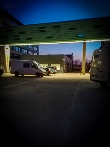 20210405_Fortsetzung Parken _ Innenhof.jpg